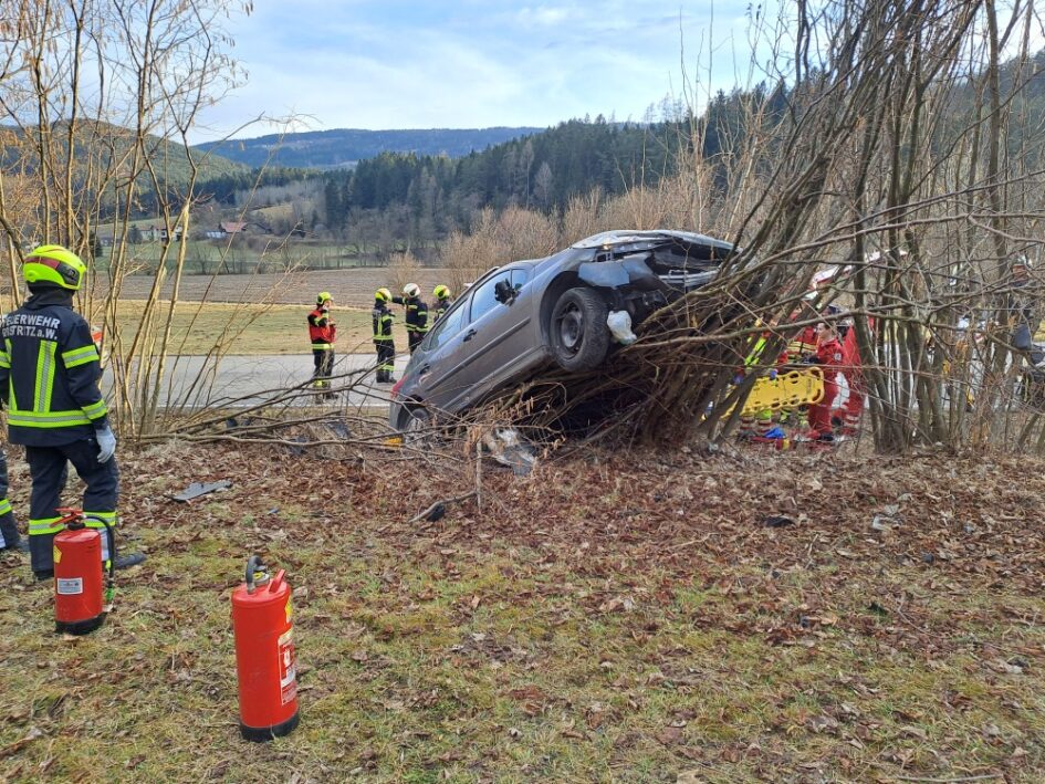 Unfall_Menschenrettung_04.03.2026